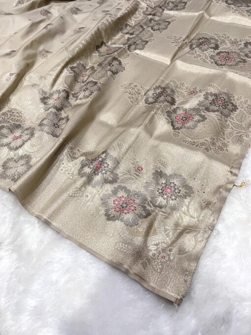 Tarahood Silk Saree with Beautiful Light Matching - Image 6