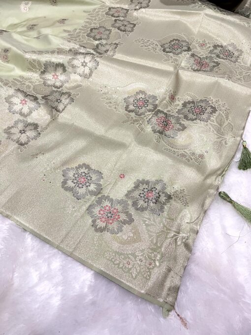 Tarahood Silk Saree with Beautiful Light Matching - Image 12