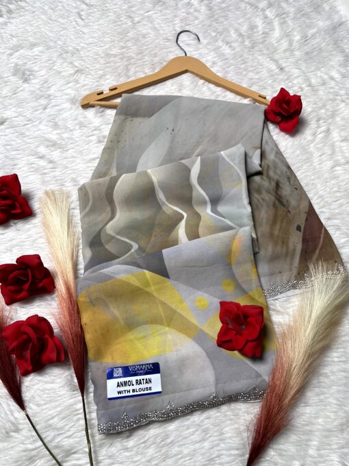 Tarahood Floral And Symmetrical Printed Saree - Image 3