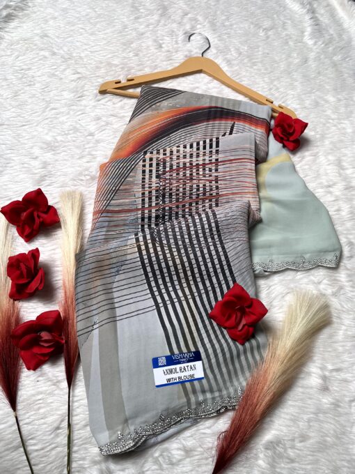 Tarahood Floral And Symmetrical Printed Saree - Image 9
