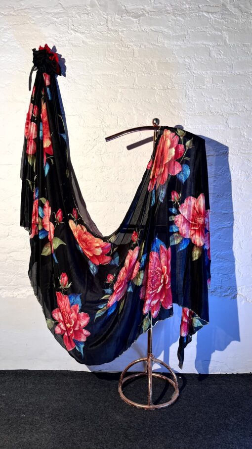Tarahood Chinon Floral Print Saree With Hand Work - Image 15