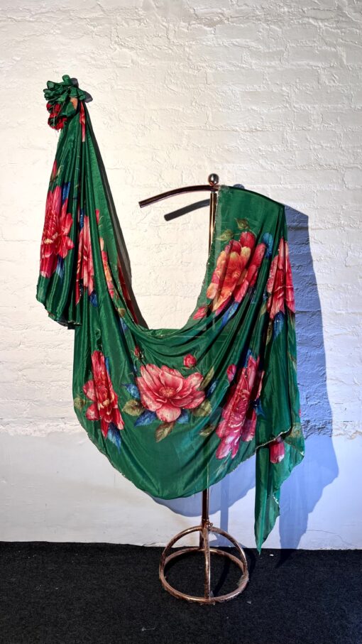 Tarahood Chinon Floral Print Saree With Hand Work - Image 7