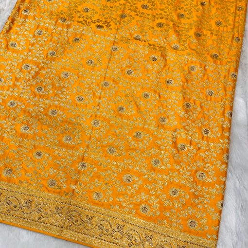 Tarahood Woven Design Jerken Swarovski Pure Silk Kanjeevaram Saree - Image 3