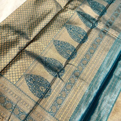 Morpich Kanjivaram Soft Silk Saree With Ossam Quality