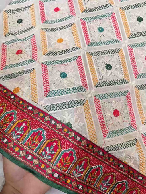 Tarahood Pure Katan Silk Banarasi Patola Saree - Image 16