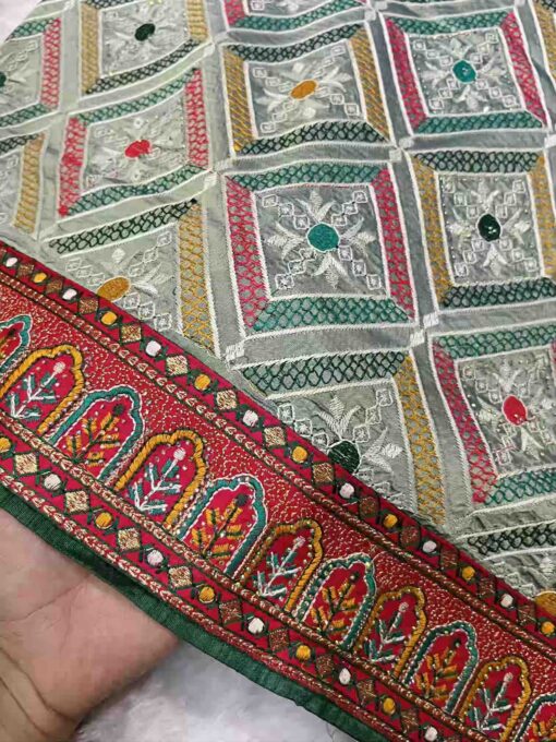 Tarahood Pure Katan Silk Banarasi Patola Saree - Image 2