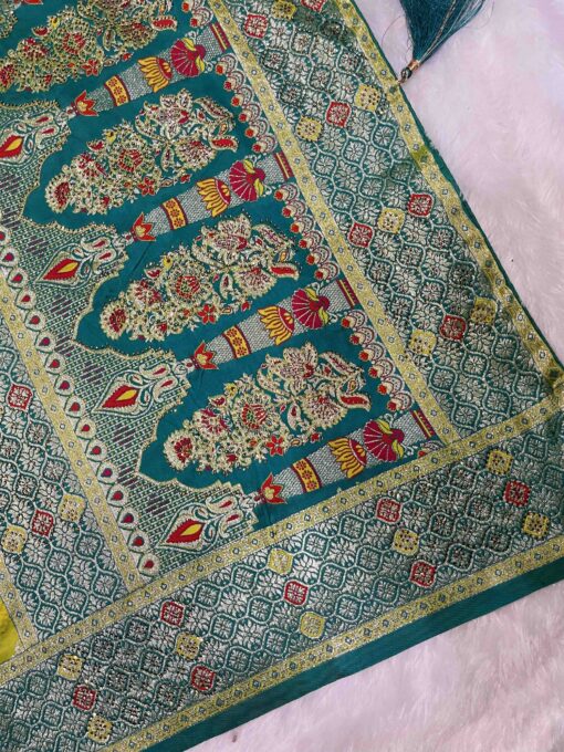 Tarahood Woven Design Jerken Swarovski Pure Silk Kanjeevaram Saree - Image 4