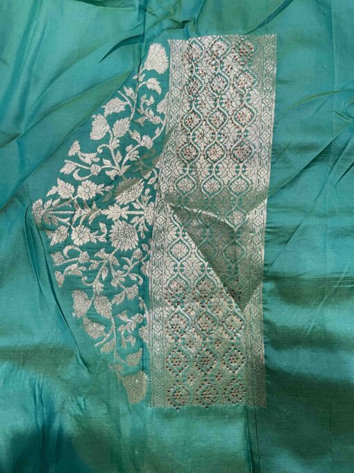 Tarahood Woven Design Jerken Swarovski Pure Silk Kanjeevaram Saree - Image 5