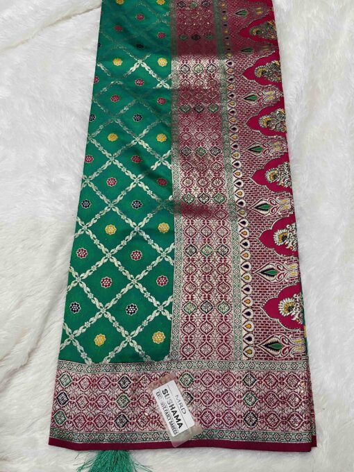Tarahood Woven Design Jerken Swarovski Pure Silk Kanjeevaram Saree - Image 11