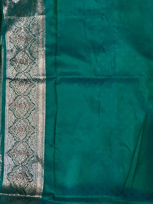 Tarahood Georgette Silk Saree with Contrast Pallu - Image 4