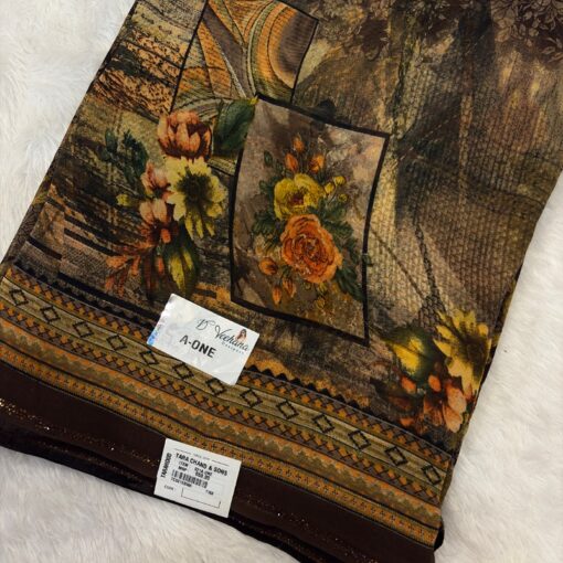 Tarahood Floral And Symmetrical Printed Saree - Image 3